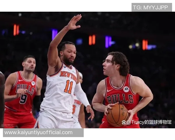 内外结合！米切尔与小莫布里上半场各自贡献12分5篮板2助攻表现出色