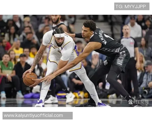 文班亚马谈第二节专注防守的重要性与个人责任感